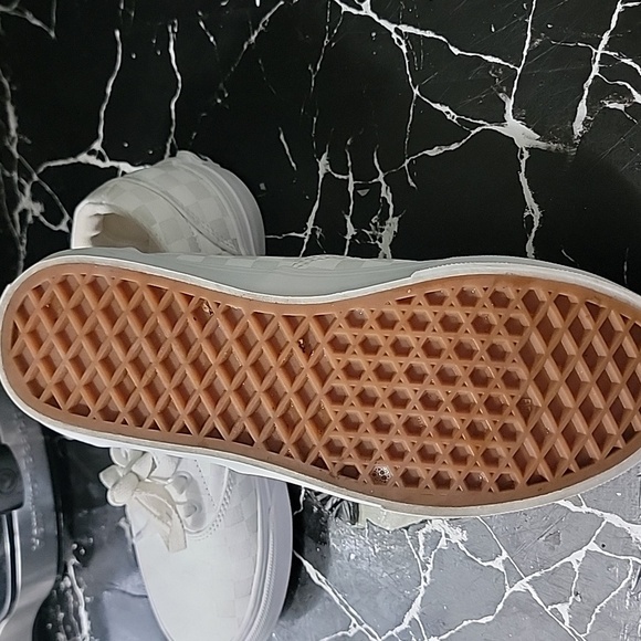 Vans White Canvas Sneakers Classic Style - Picture 5 of 5